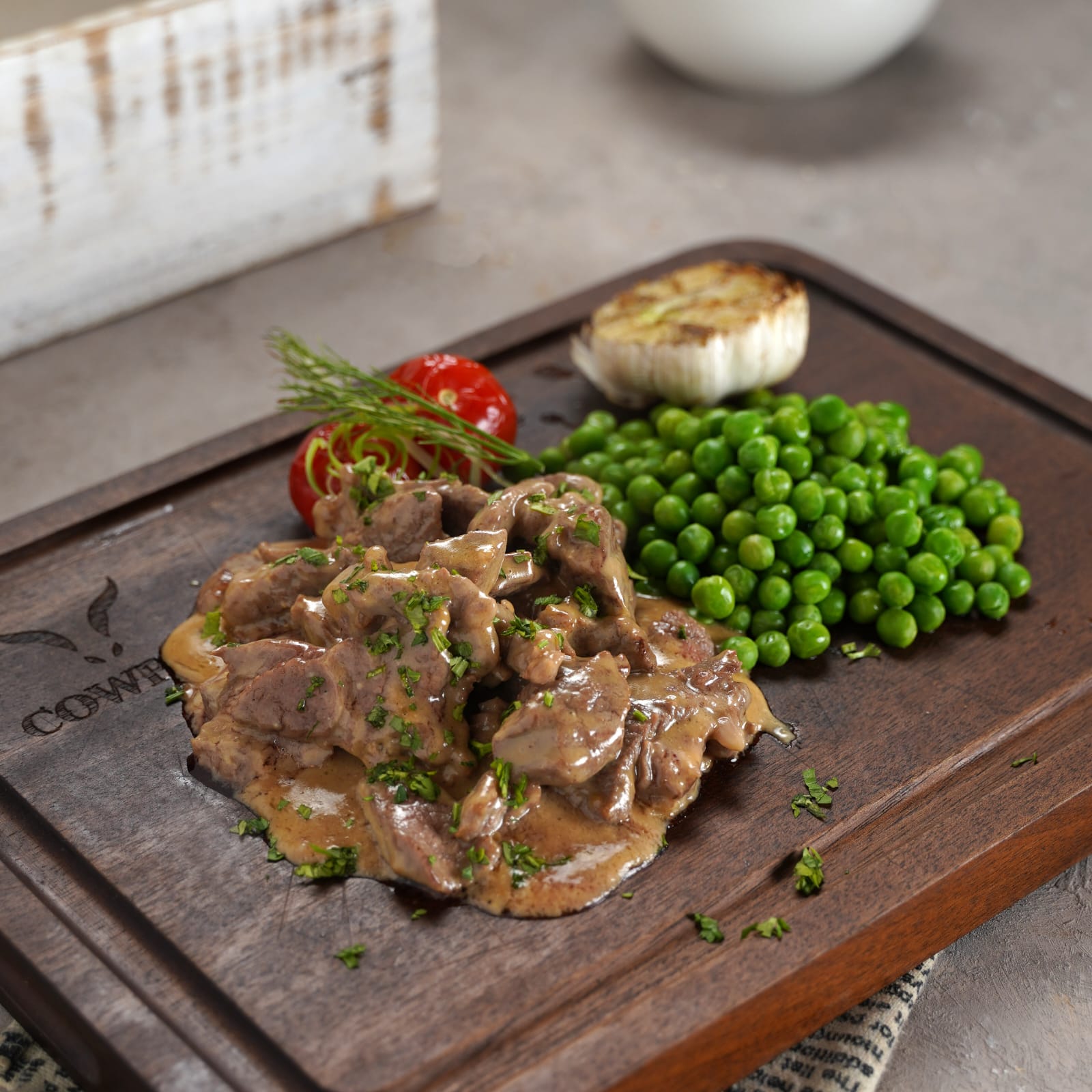 Beef Stroganoff with green peas